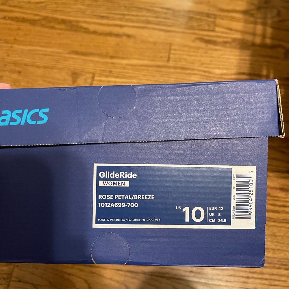 Never worn brand new originally $150 running sneakers!!! ASICS glide ride w10